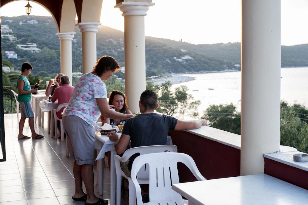 Apraos Bay Hotel Экстерьер фото
